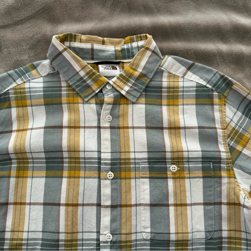 The North Face Men’s Shirt - Picture 2 of 4
